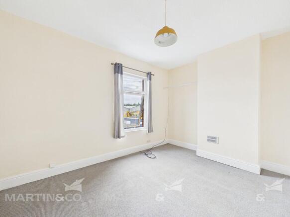 3 bed Terraced to rent Image 6