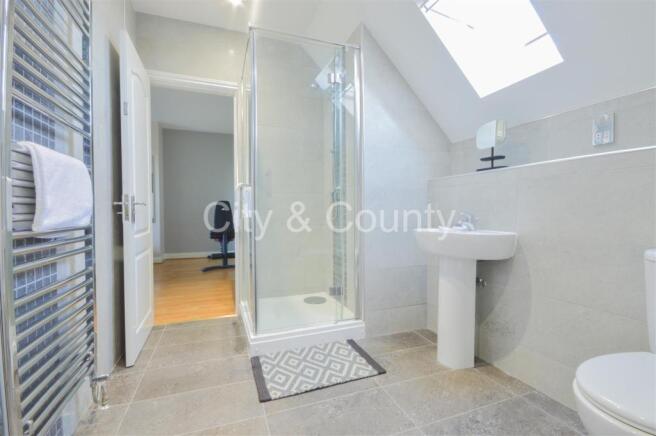 jack and Jill ensuite.jpg