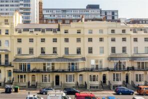 Flat 15, Regents Court, Regency Square, Brighton BN1 2FF