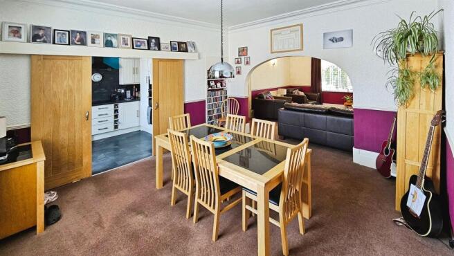 3 bed Semi-Detached for sale Image 8