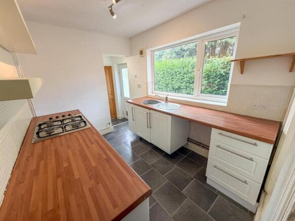 St. Albans Road, Tanyfron, Wrexham photo 4