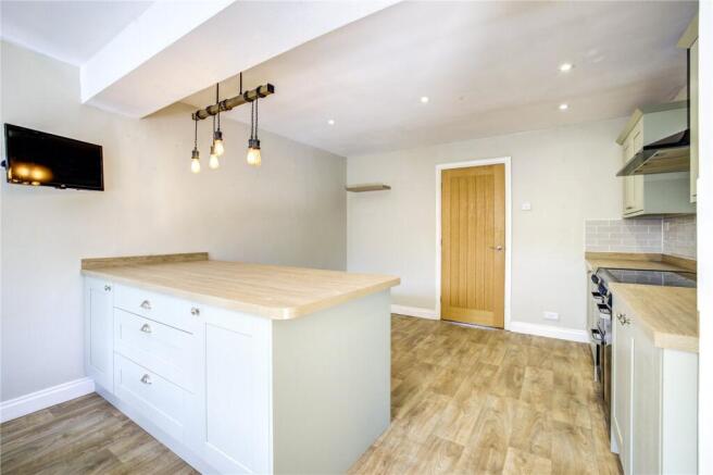 4 bed Detached for sale Image 6