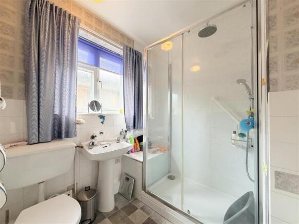 2 bed Semi-Detached Bungalow for sale Image 6