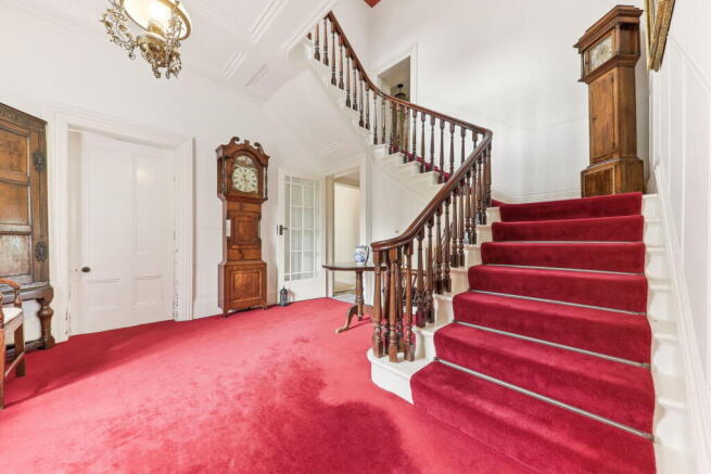5 bed Detached for sale Image 7