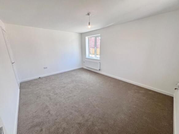 3 bed Detached to rent Image 5