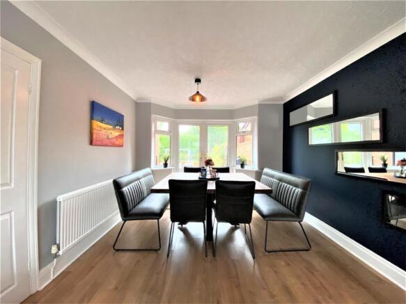 Lounge/Dining Room