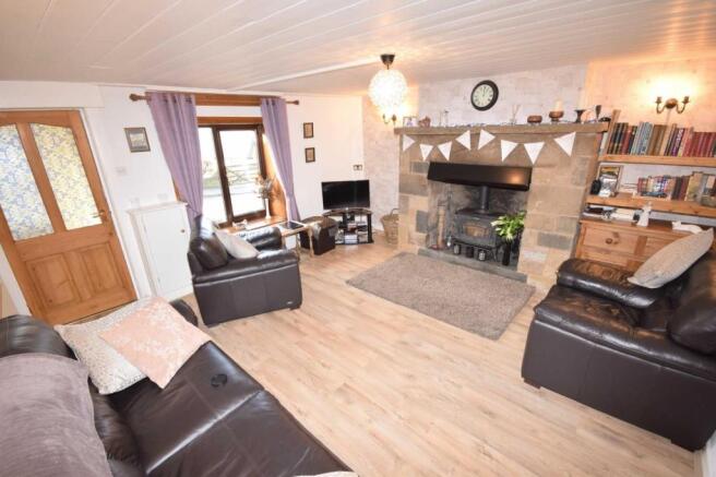 LOUNGE: