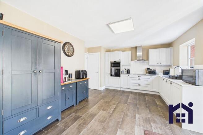 Dining kitchen