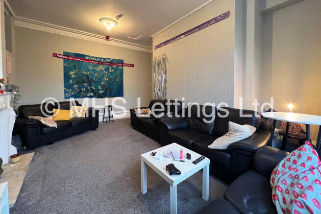 1 bed House Share to rent Image 8