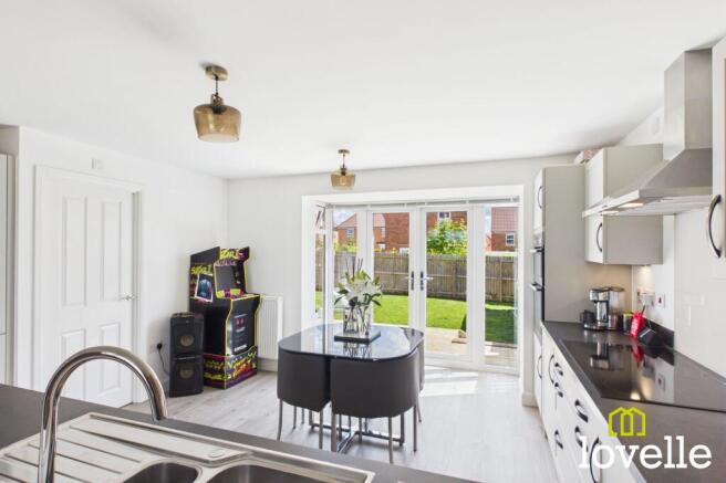 4 bed Detached for sale Image 5