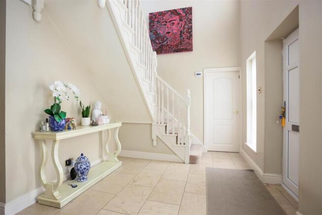 4 bed Detached for sale Image 10