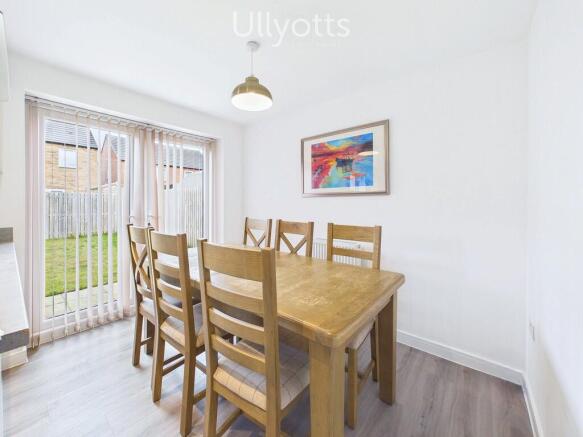 4 bed Detached for sale Image 6