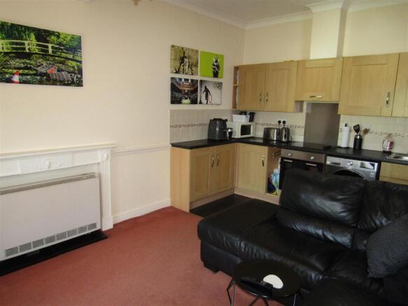 2 bed Apartment for sale Image 6