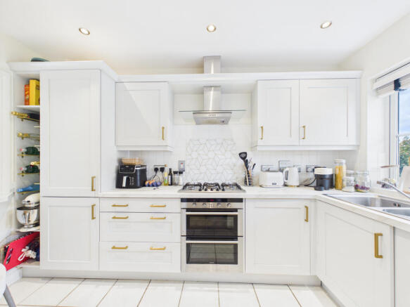 CAM02536G0-PR0088-STILL005