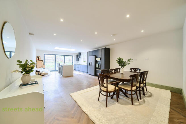 04c1fc11-629a-4a2...