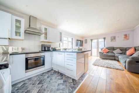 Shepperton, Surrey, TW17