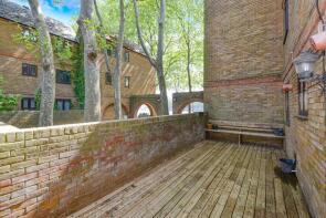 77, Brunswick Quay, London SE16 7PX