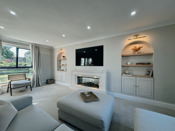 8. Lounge