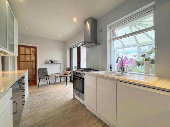3 bed Bungalow for sale Image 12
