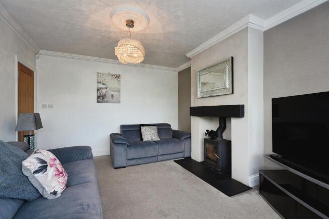 4 bed Semi-Detached for sale Image 4