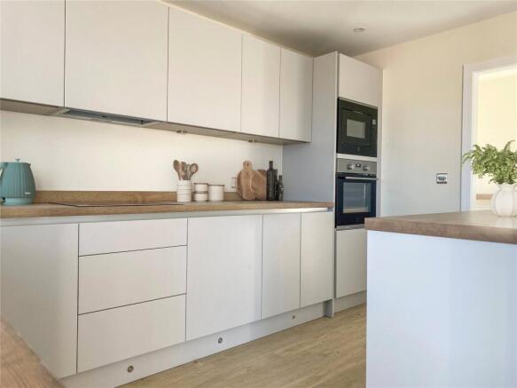 4 bed Detached for sale Image 5