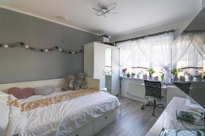 bedroom 2 .jpg