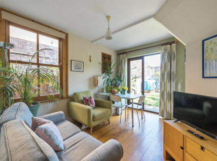 Litchfield Gardens, London, NW10