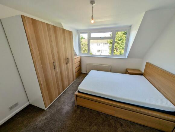bed 1.jpg