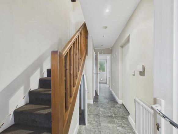 3 bed Town House for sale Image 5