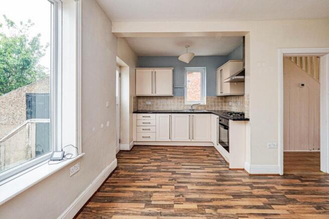 3 bed Semi-Detached for sale Image 6