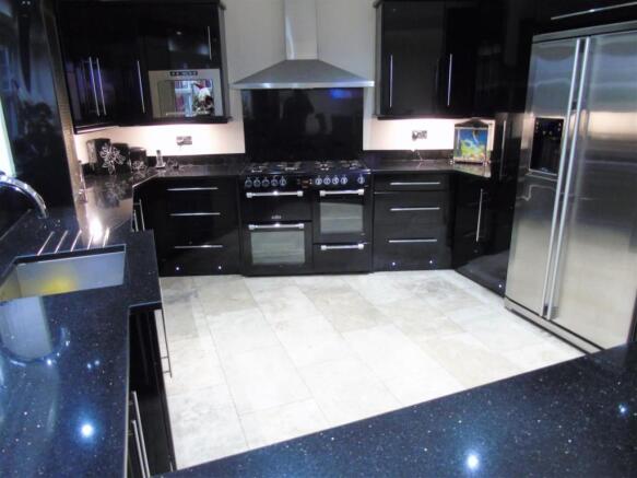 Kitchen4.JPG