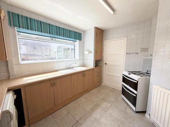3 bed Semi-Detached for sale Image 5