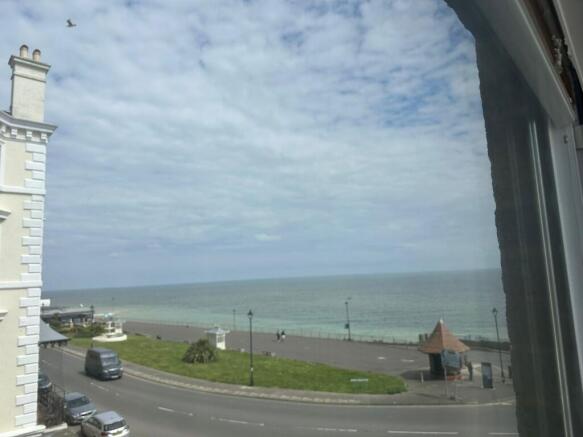 Wellington Crescent, Ramsgate, Kent, CT11 photo 4