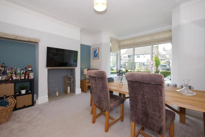 Sitting Room / Dining Room