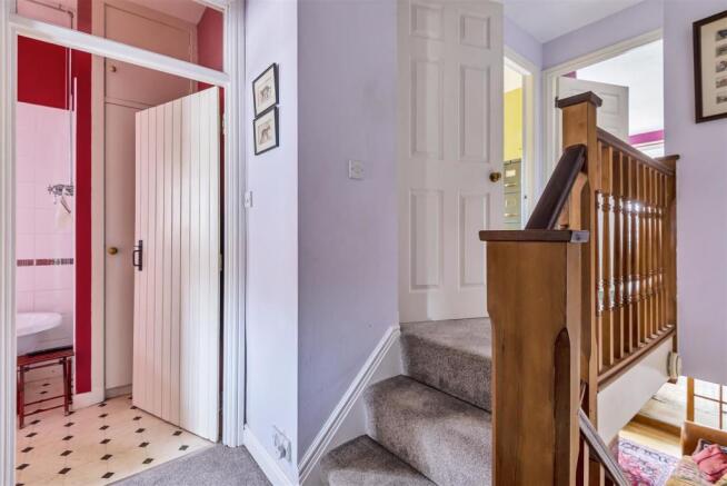 FIRST FLOOR LANDING