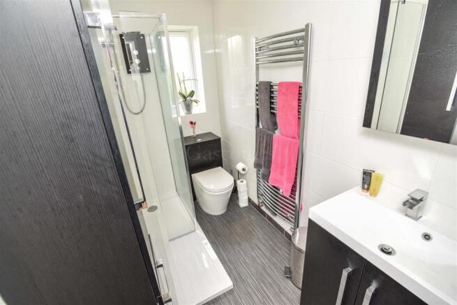 EN SUITE