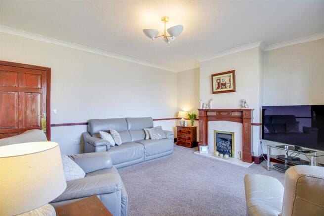 4 bed Semi-Detached for sale Image 7