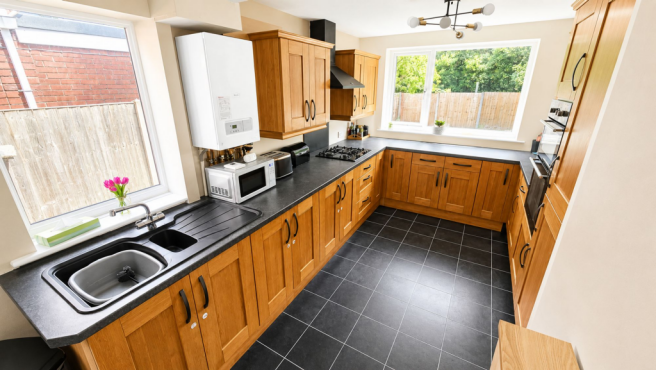 3 bed Semi-Detached to rent Image 5