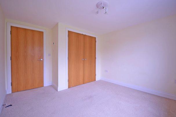 Bedroom 2 (2)