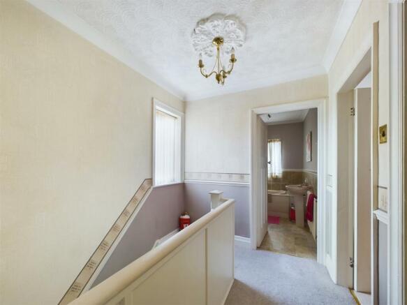 FIRST FLOOR LANDING