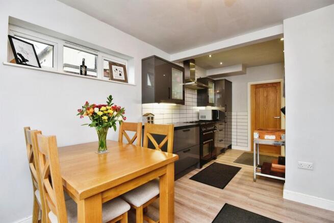 Kitchen Diner: