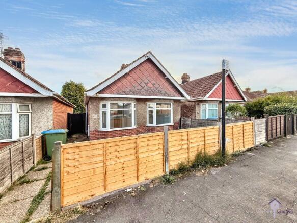 2 bed detached bungalow for sale Onibury Road, So