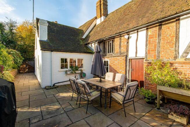 Bakers Cottage garden8.jpg