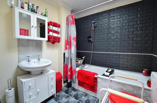 Ground Bathroom