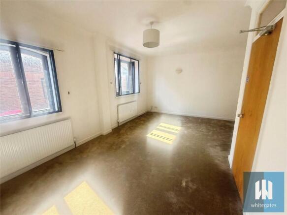 3 bed Apartment to rent Image 8