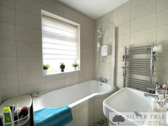 3 bed Semi-Detached for sale Image 12