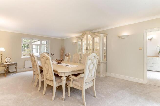 4 bed Detached for sale Image 8