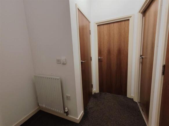 ENTRANCE / HALLWAY