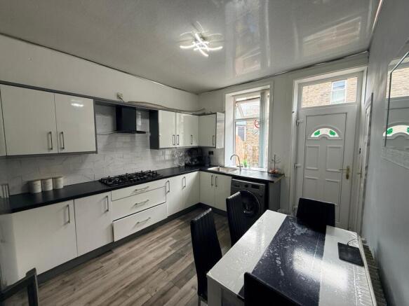4 bed Terraced for sale Image 5
