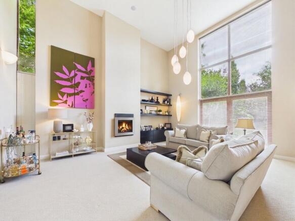 6 bed Detached for sale Image 12